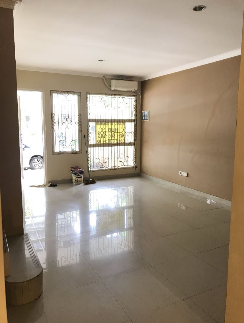 Rumah Disewakan Semi Furnished di Lippo Cikarang